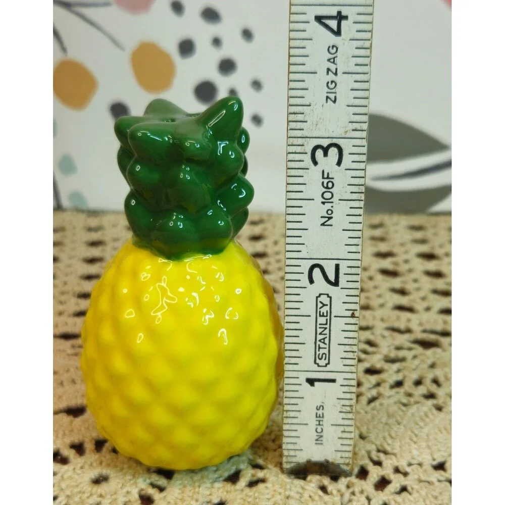 NWT Ceramic Pineapple Salt & Pepper Shaker Set The Spring Shop